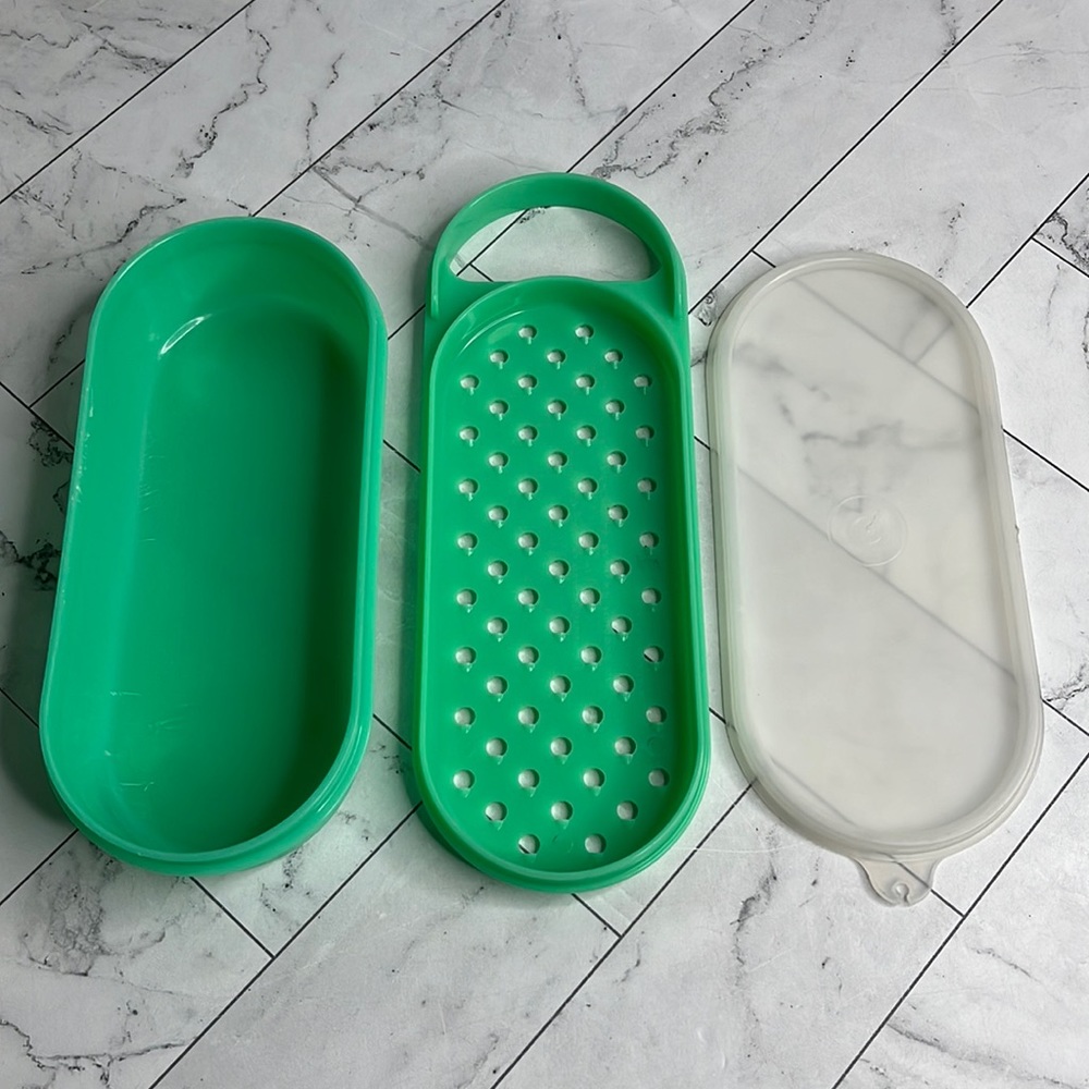 Vintage Tupperware Cheese Grater Shredder Jadeite Green/lid 1375-8,1376-8,1374-6